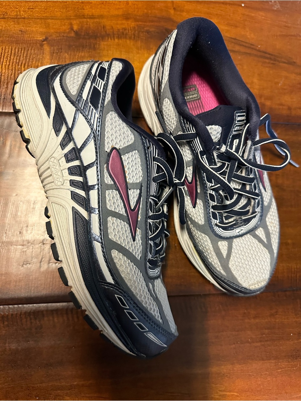 Brooks Dyad Women's Athletic Running Shoes — Gray with Pink Accent